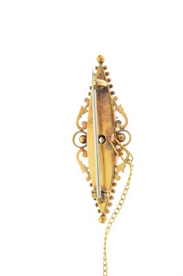 Lot 40 - Late Victorian 15ct gold gem-set brooch