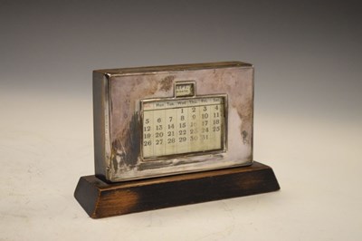 Lot 184 - George VI silver mounted desk calendar