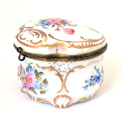 Lot 636 - Continental trinket box