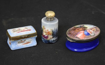 Lot 635 - Oval 'Cries of London' box, etc.