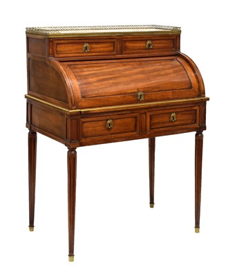 Lot 641 - French cylinder bureau