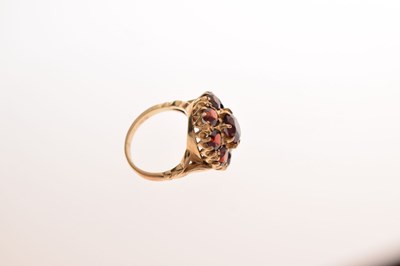 Lot 68 - 9ct gold cluster ring