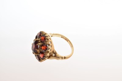 Lot 68 - 9ct gold cluster ring