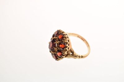 Lot 68 - 9ct gold cluster ring