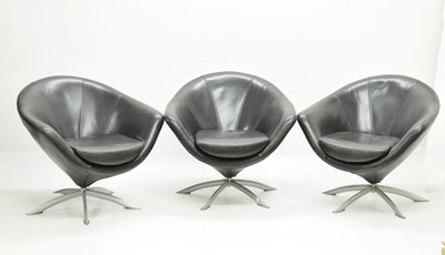 Lot 586 - Set of three Verikon pedestal chairs