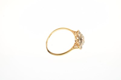 Lot 72 - Yellow metal cluster ring