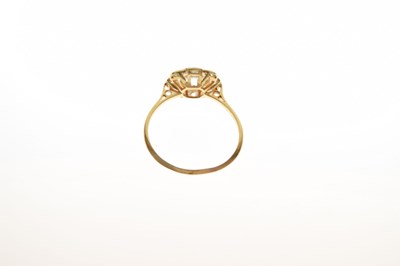 Lot 72 - Yellow metal cluster ring