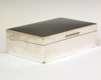 Lot 107 - George V silver table-top box
