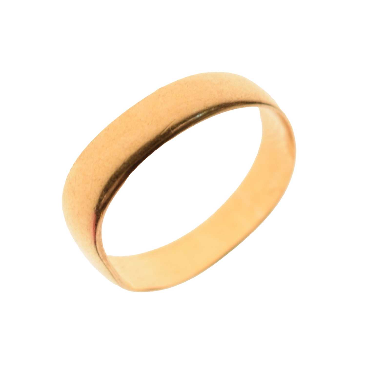 Lot 74 - 22ct gold wedding band