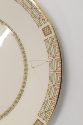 Lot 500 - Royal Doulton 'White Nile' pattern eight setting service