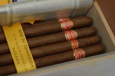 Lot 732 - Partagas Salomones, Partagas Connaisseur No.2 and No.3 Habana Cigars