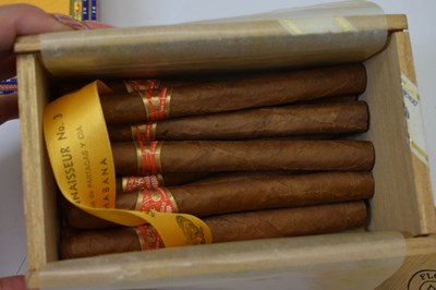 Lot 732 - Partagas Salomones, Partagas Connaisseur No.2 and No.3 Habana Cigars