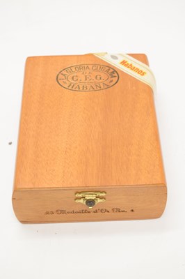 Lot 736 - Jose Gener - Hoyo de Monterrey, Regalos and La Gloria  - Medaille d'Or No.3 and No.4