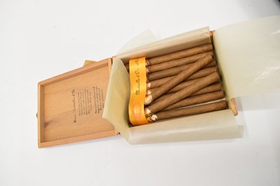 Lot 736 - Jose Gener - Hoyo de Monterrey, Regalos and La Gloria  - Medaille d'Or No.3 and No.4