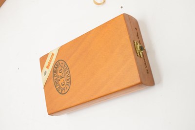 Lot 736 - Jose Gener - Hoyo de Monterrey, Regalos and La Gloria  - Medaille d'Or No.3 and No.4