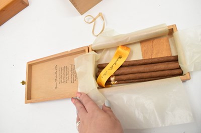 Lot 736 - Jose Gener - Hoyo de Monterrey, Regalos and La Gloria  - Medaille d'Or No.3 and No.4