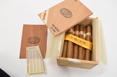 Lot 736 - Jose Gener - Hoyo de Monterrey, Regalos and La Gloria  - Medaille d'Or No.3 and No.4