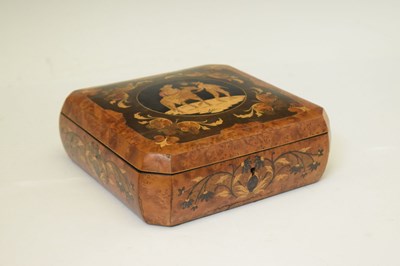 Lot 332 - Sorrento inlaid octagonal table top box