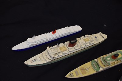 Lot 305 - Group of model ocean liners/ cruise ships