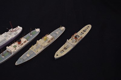 Lot 305 - Group of model ocean liners/ cruise ships