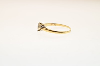 Lot 4 - 18ct gold single-stone diamond ring
