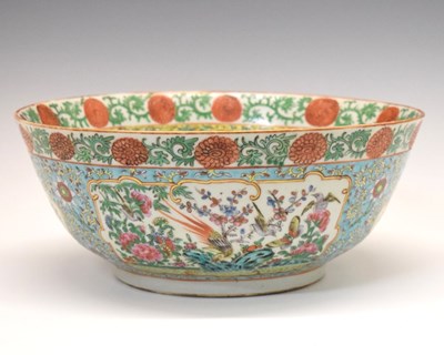 Lot 281 - Chinese Famille Rose porcelain bowl