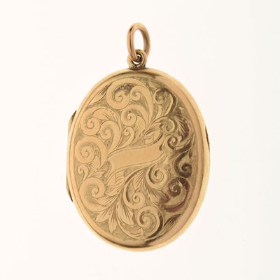 Lot 53 - 9ct gold oval locket