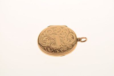 Lot 53 - 9ct gold oval locket