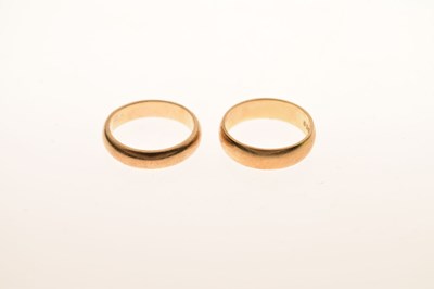 Lot 31 - Two 9ct gold wedding bands