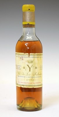 Lot 733 - Chateau d'Yquem "Y" Ygrec, Mis de lur Saluces 1962, Bordeaux