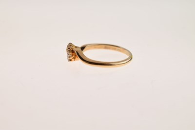 Lot 8 - 18ct gold crossover ring