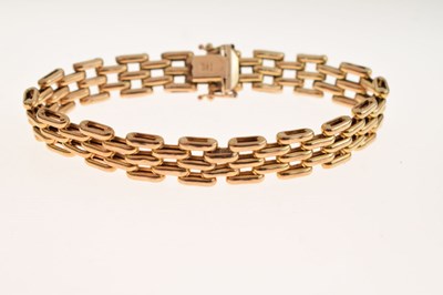 Lot 89 - 9ct gold fancy link bracelet