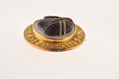 Lot 23 - Good 19th century hardstone cameo habille brooch