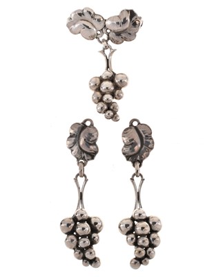 Lot 187 - Georg Jensen grapes silver brooch No.217A