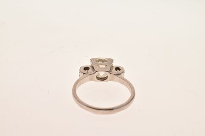 Lot 93 - Diamond single stone ring