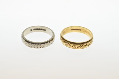 Lot 32 - Two 18ct gold wedding rings