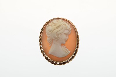 Lot 49 - 9ct gold cameo brooch, and an agate panel brooch