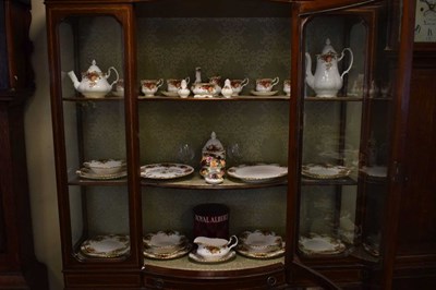 Lot 468 - Large quantity of Royal Albert 'Old Country Roses'
