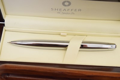 Lot 275 - Collection of boxed pens, etc