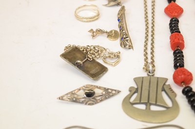 Lot 130 - Quantity of silver, Chinese and costume jewellery