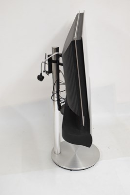 Lot 705 - Bang & Olufsen 29 inch flat screen television and stand