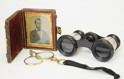 Lot 287 - 19th century cased photograph, opera glasses and spectacles