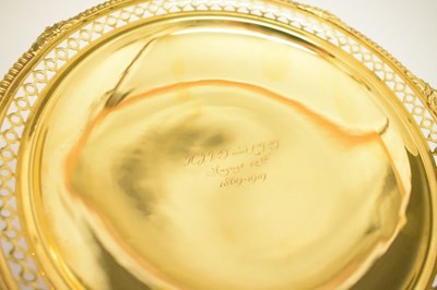 Lot 56 - George V 9ct gold pedestal dish, 255g