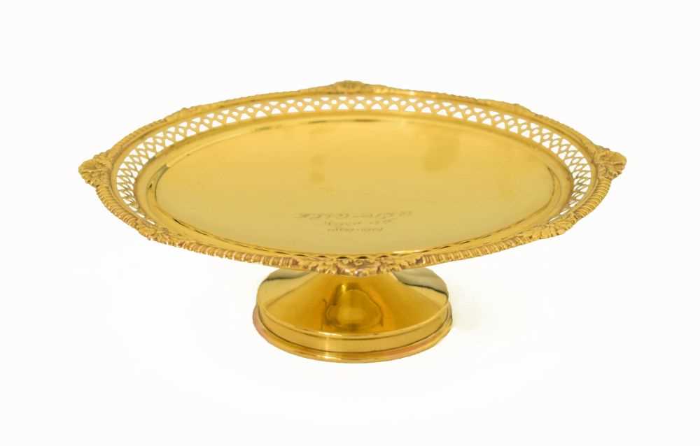 Lot 56 - George V 9ct gold pedestal dish, 255g