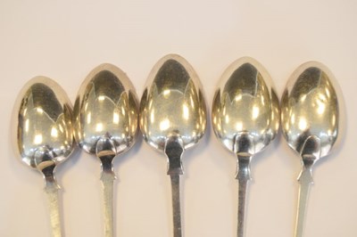 Lot 130 - Five Victorian Fiddle pattern tablespoons, 384g approx