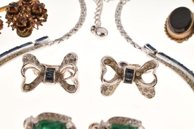 Lot 70 - Collection of costume jewellery