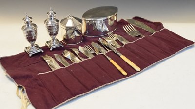 Lot 214 - Group of plated ware 