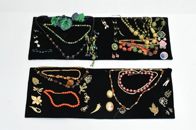 Lot 133 - Quantity of costume jewellery