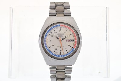 Lot 75 - Seiko 5  - Gentleman's stainless steel wristwatch