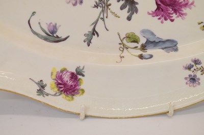 Lot 434 - Meissen porcelain serpentine plate/stand